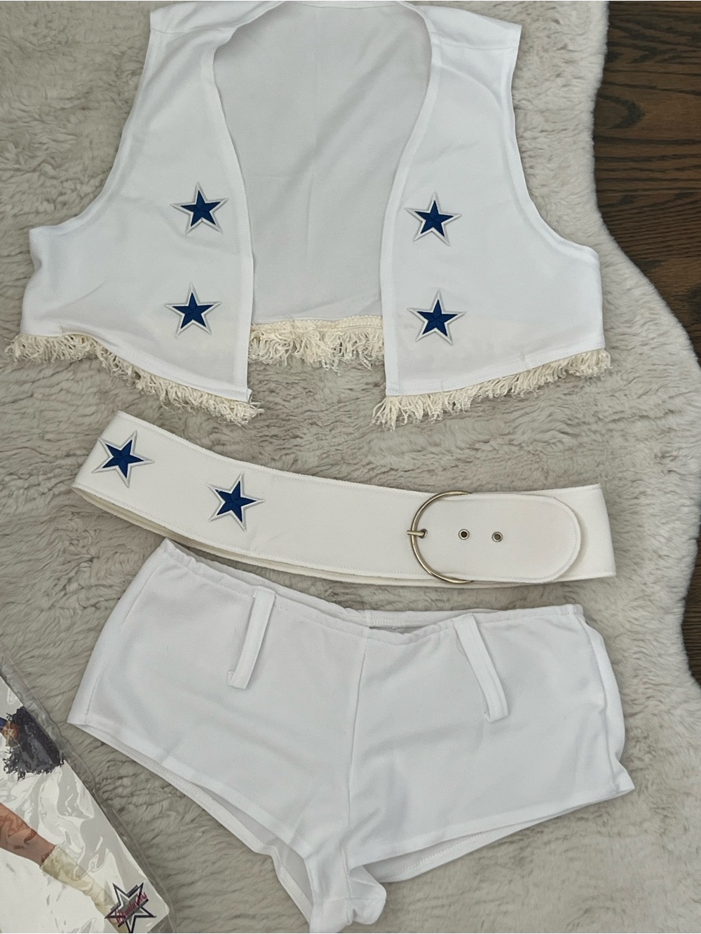Dallas Cowboys Women’s White Cheerleader Shorts Set - Star Accent, size small - Picture 2 of 5